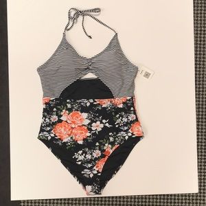 Cupshe swimsuit